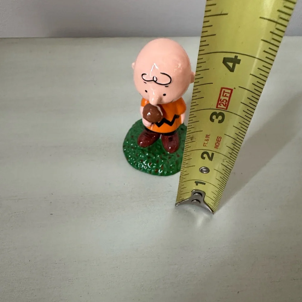 Department 56 halloween peanuts Charlie Brown with candy apple figurine - Picture 5 of 6